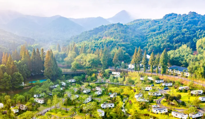 鄉(xiāng)村房車露營地規(guī)劃設計策略：選址、基礎設施規(guī)劃、功能分區(qū)及道路系統